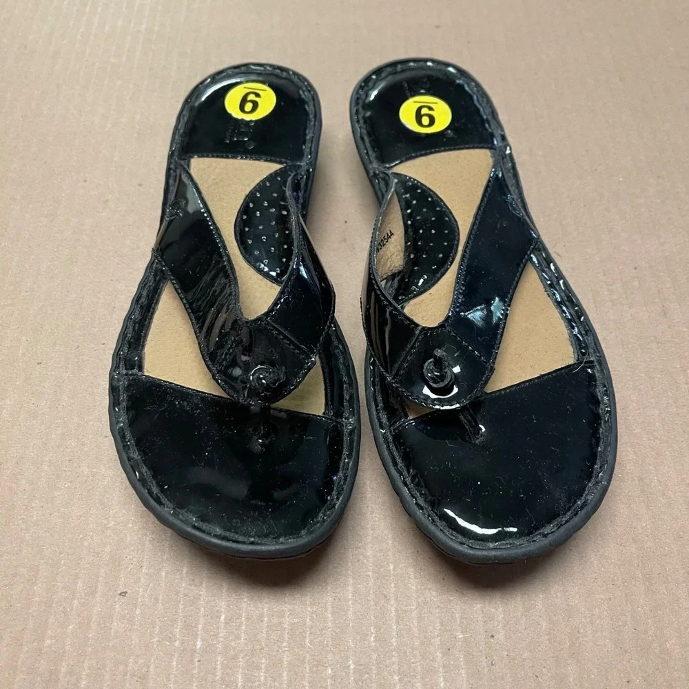 b.ø.c. Børn Concept Black Patent Alisha Flip Flops Womens US 9 Boho Beach NWOT